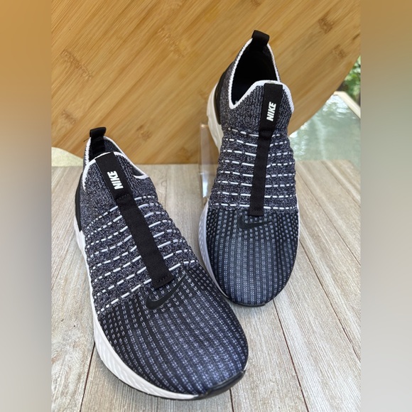 New! Nike React Phantom Run Flyknit 2 Slip-On Sneakers - Men’s Size 7 - Picture 1 of 6